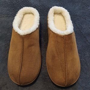 Slippers size L  (NWOT)